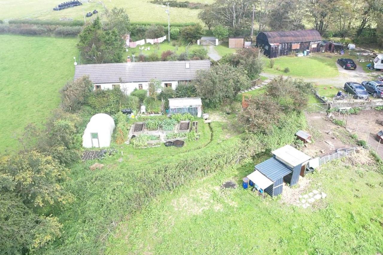 Inviting 2-Bed Cottage In Newcastle Emlyn Eksteriør bilde